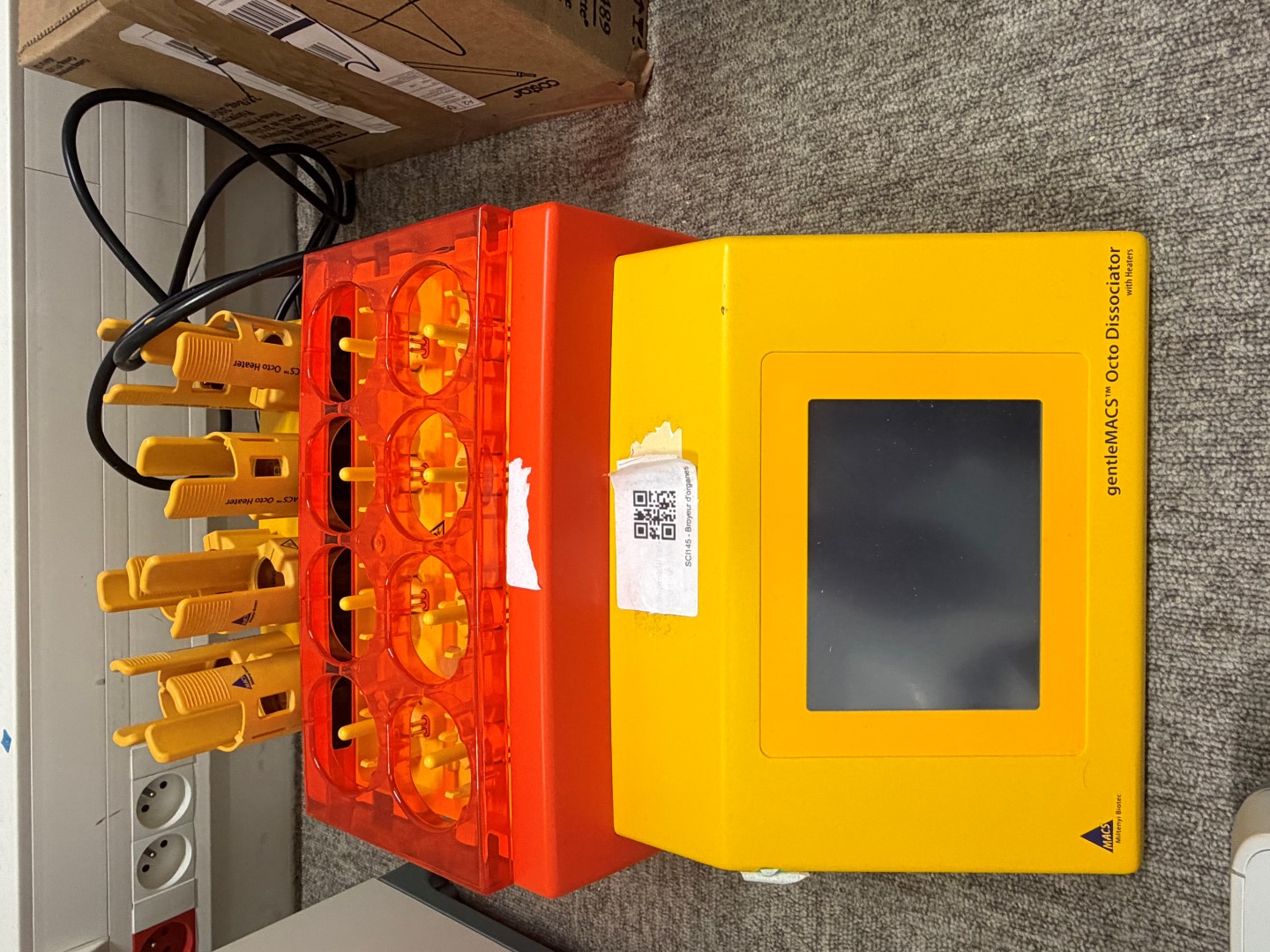 MILTENYI Biotec gentleMACS™ - Octo Dissociator with Heaters